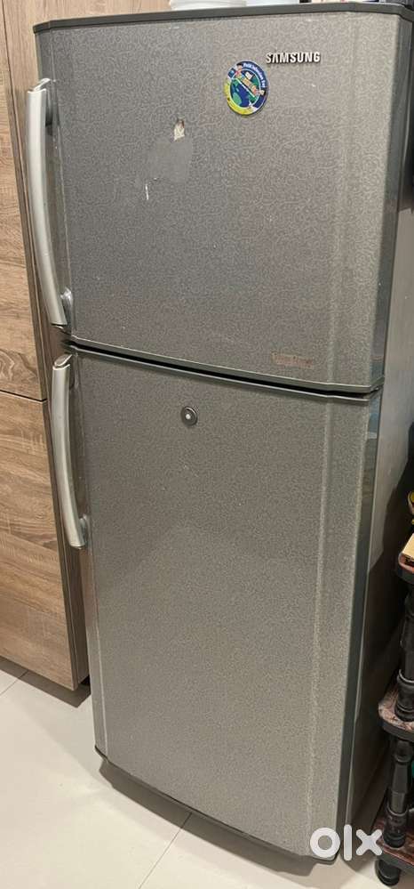 Good working condition double door Samsung refrigerator 240L