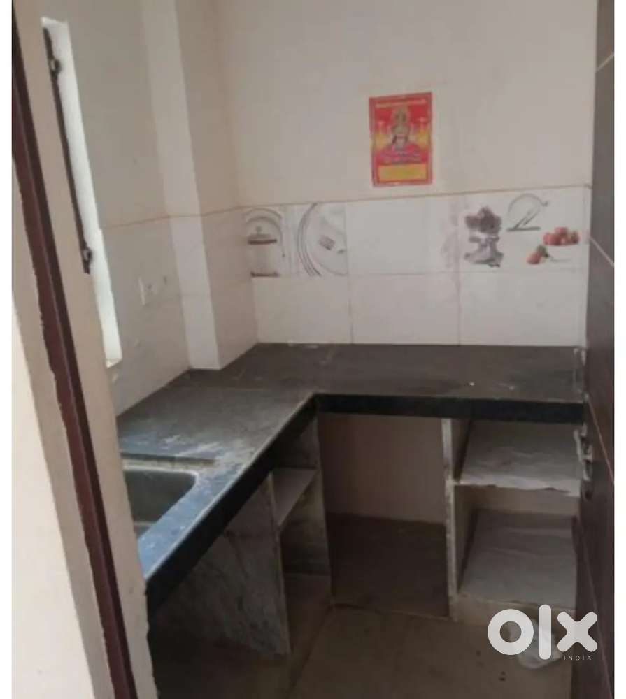 Semi furnished 3 flat hai 3 flats bechne hai Each 750000 per flat