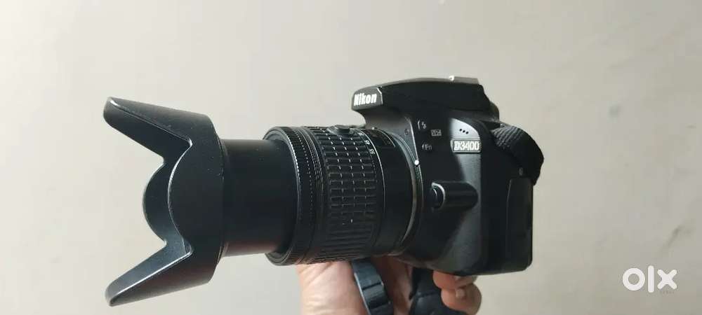 Nikon D3400 camera with Lence