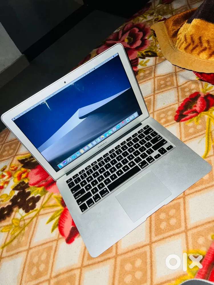 MacBook Air 2017 all okay koi bhi Kami ni hai pura original hai