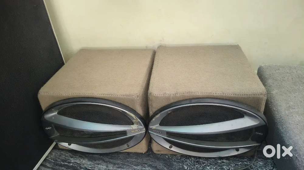 Two Sony oval car Speakers