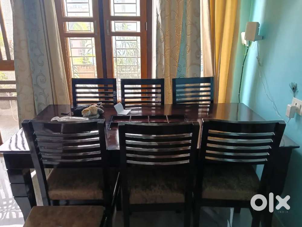 6 seater dining table for sale