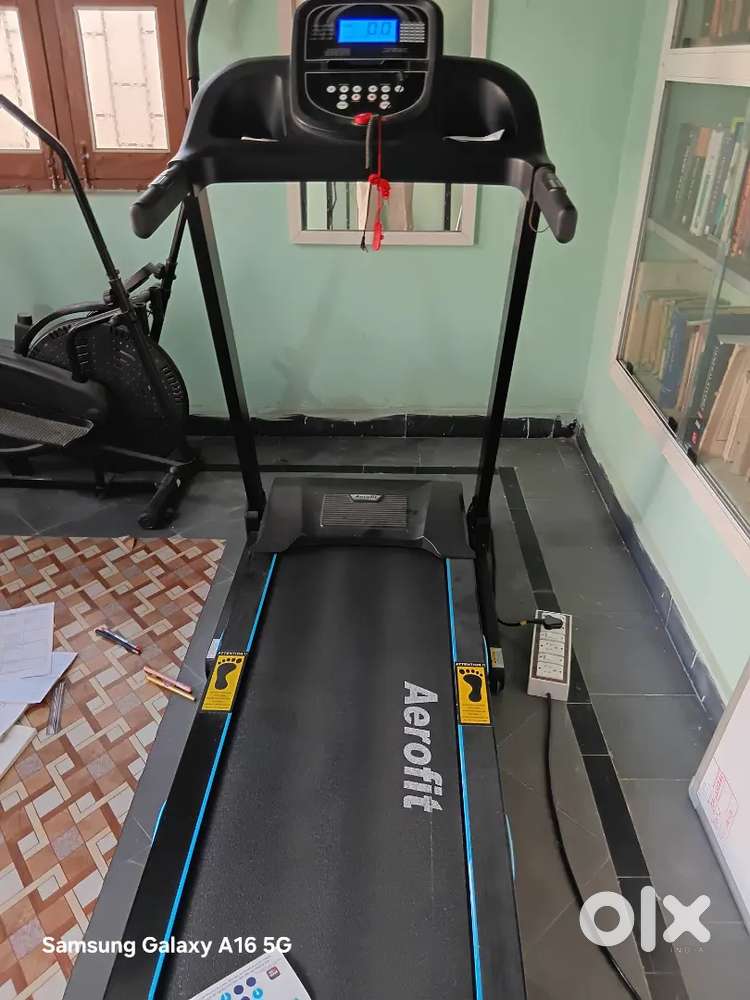 Tread mill electronic. Aerofit 522 model Gulbarga Basaweshwar colony