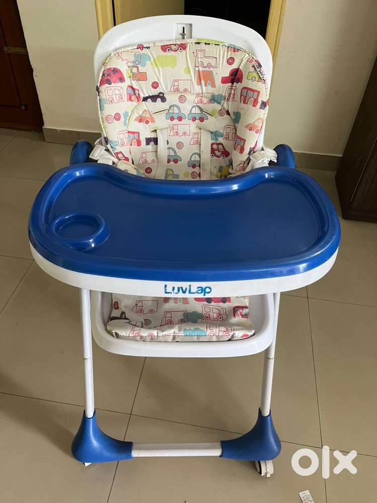 Baby feeding chair