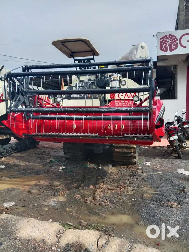 Harvester for rent Rs 2700 per hour rent
