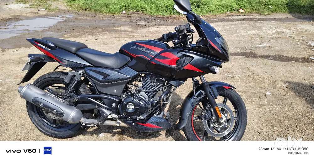 Bajaj pulsar 220f good condition
