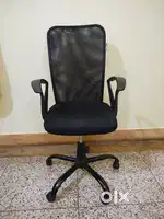1 Office Chair – Excellent Condition