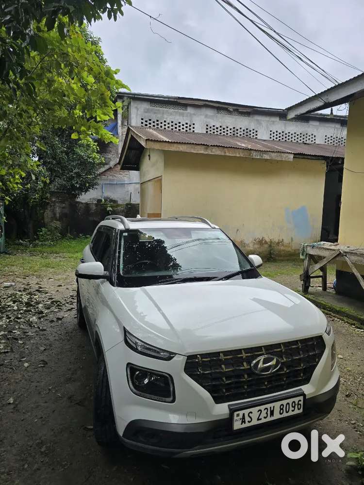 Hyundai venue in very good condition with good service record