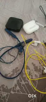 Earphone + neckband + earbud +free earbud total 4 item