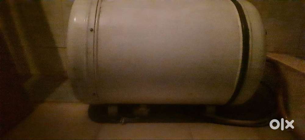 Hot water Geyser heater 50L working.