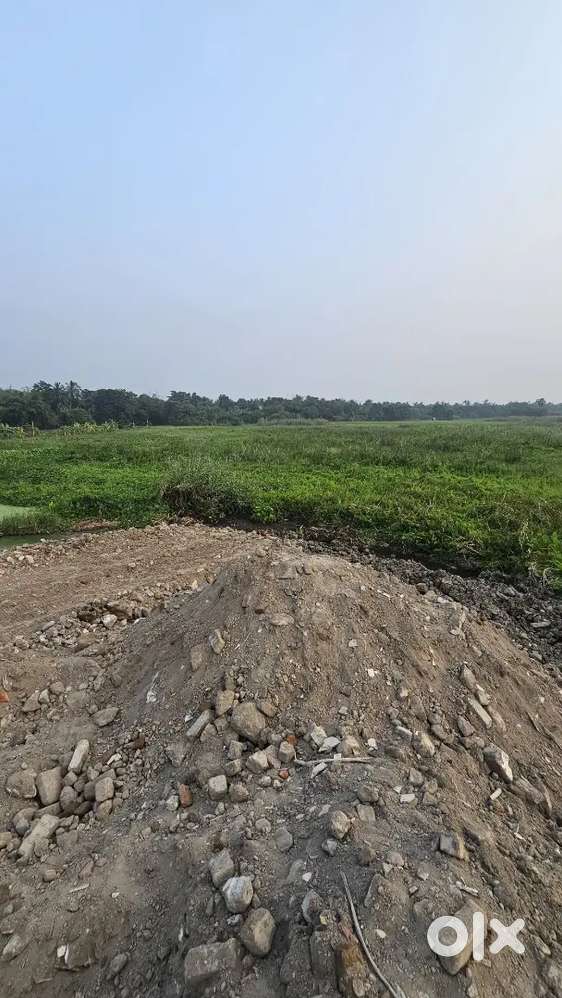 Plot near Kolkata Airport, very close sharing same boundary