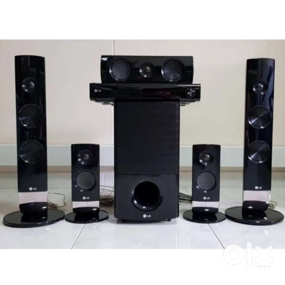 LG HT856PF is an 850-watt RMS home theater