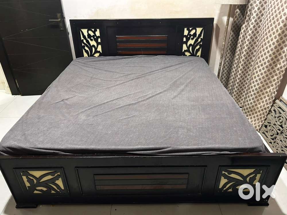 Moving out! Used bed for sale