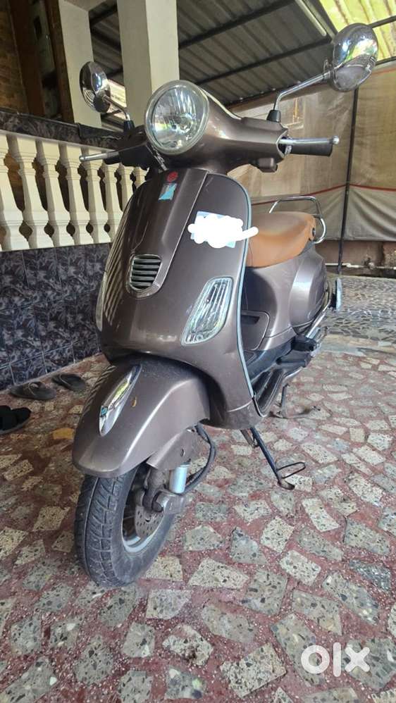 Vespa Elegante 2014
