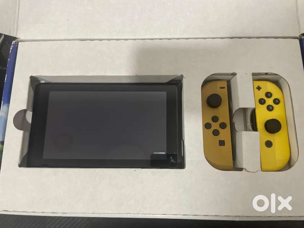 Nintendo Switch Let's go Pikachu bundle