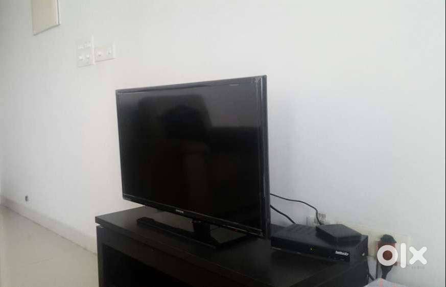 Few months 40 ReconnectCalifornia Slimmest LED Triple HDMI n USB 1080p