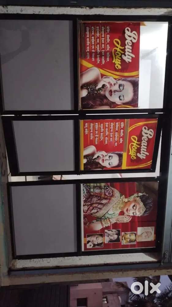 Glass partition for saloon