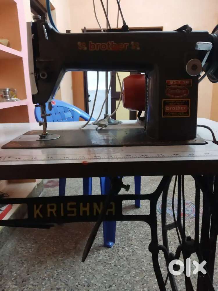 Sewing machine with motor