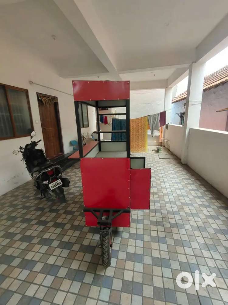 Food cart 4x2 moveable