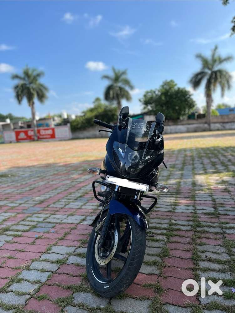 Pulsar 220 F