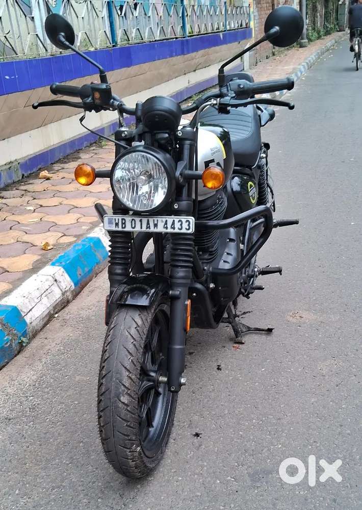 ROYAL ENFIELD HUNTER 350(2023)JUST LIKE NEW bike