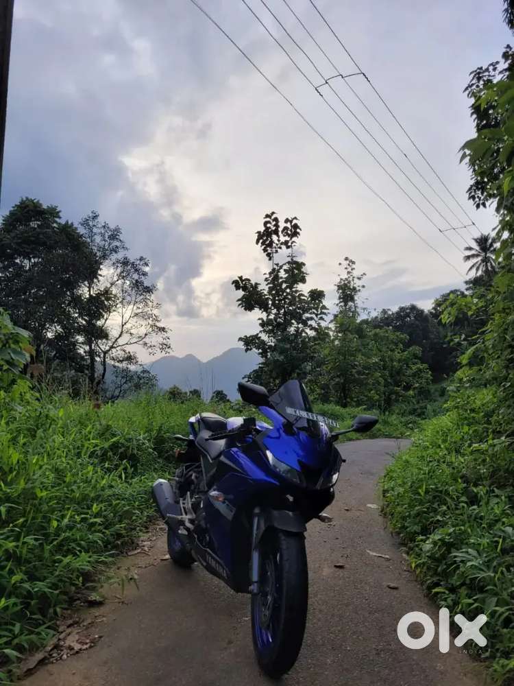 Yamaha R15 v3 Blue