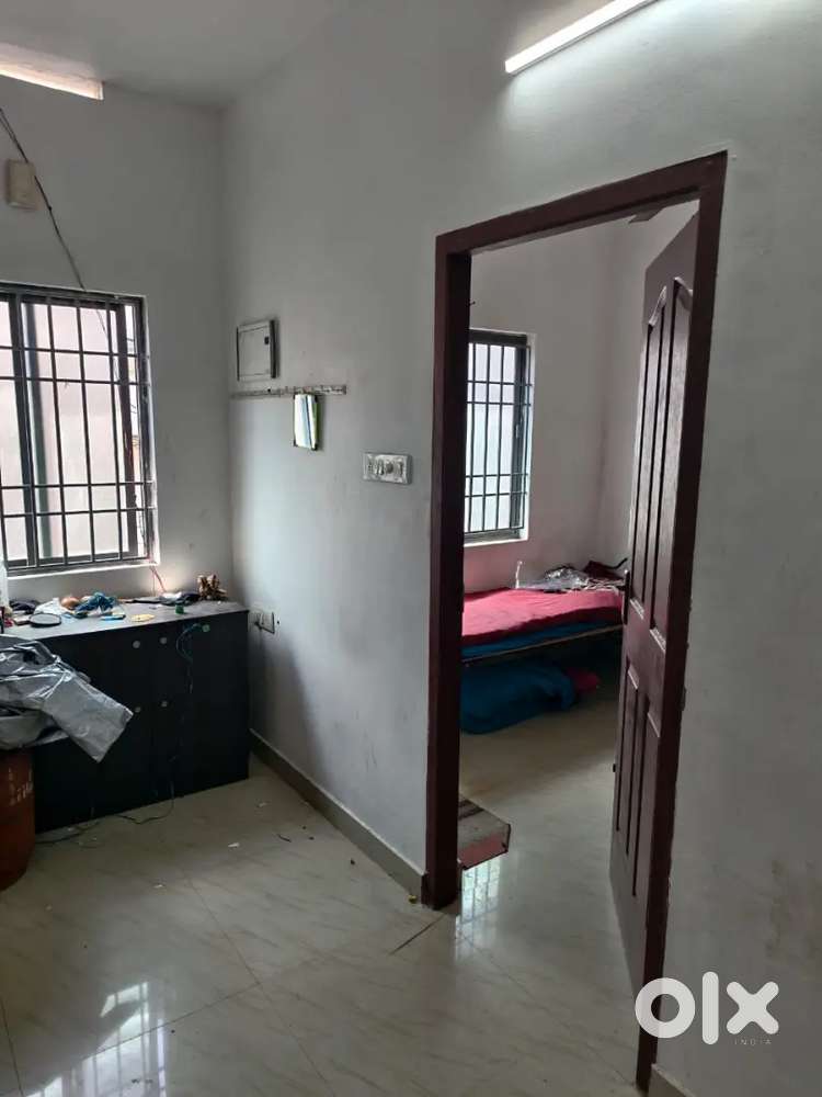 POSH AC PG AT EDAPALLY  ONLY LADIES