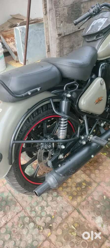 Single hand bike showroom track good condition