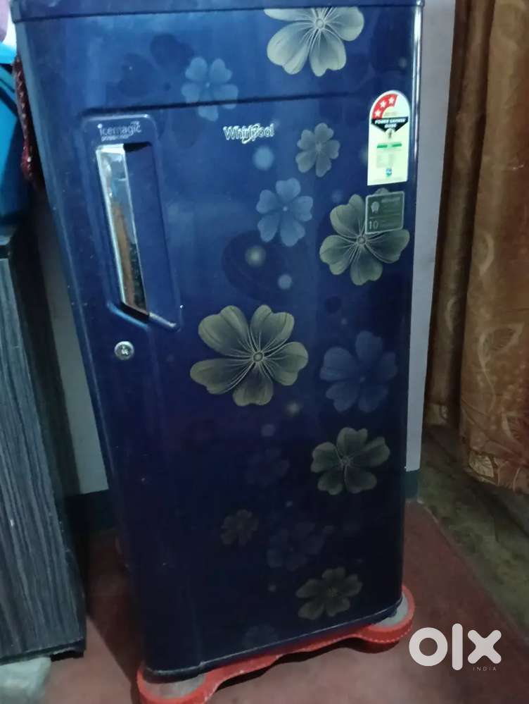 Whirlpool  refrigerator sale 6000 running condition