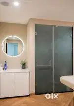 Spa therapist