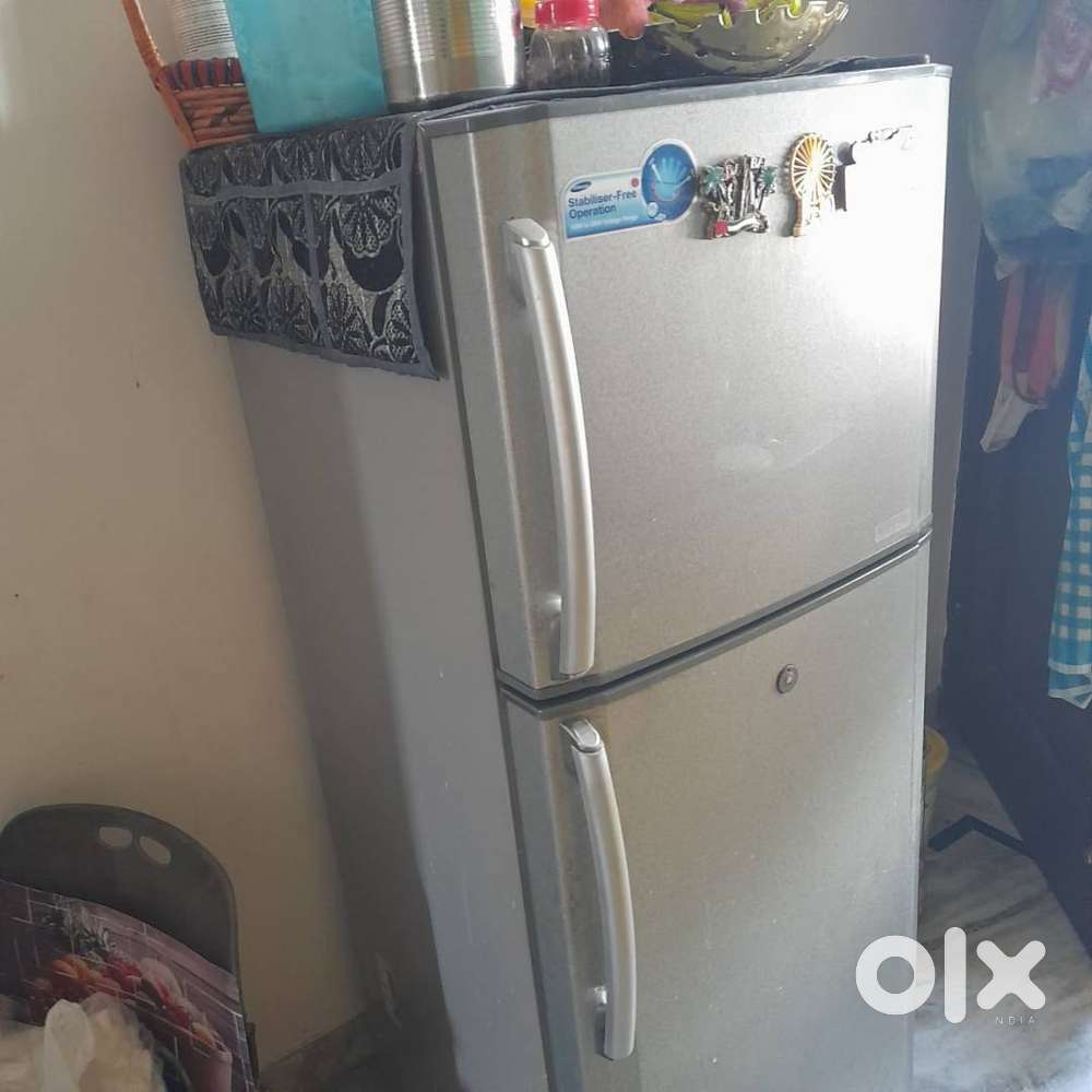 SAMSUNG FRIDGE IN GOOD CONDINTION