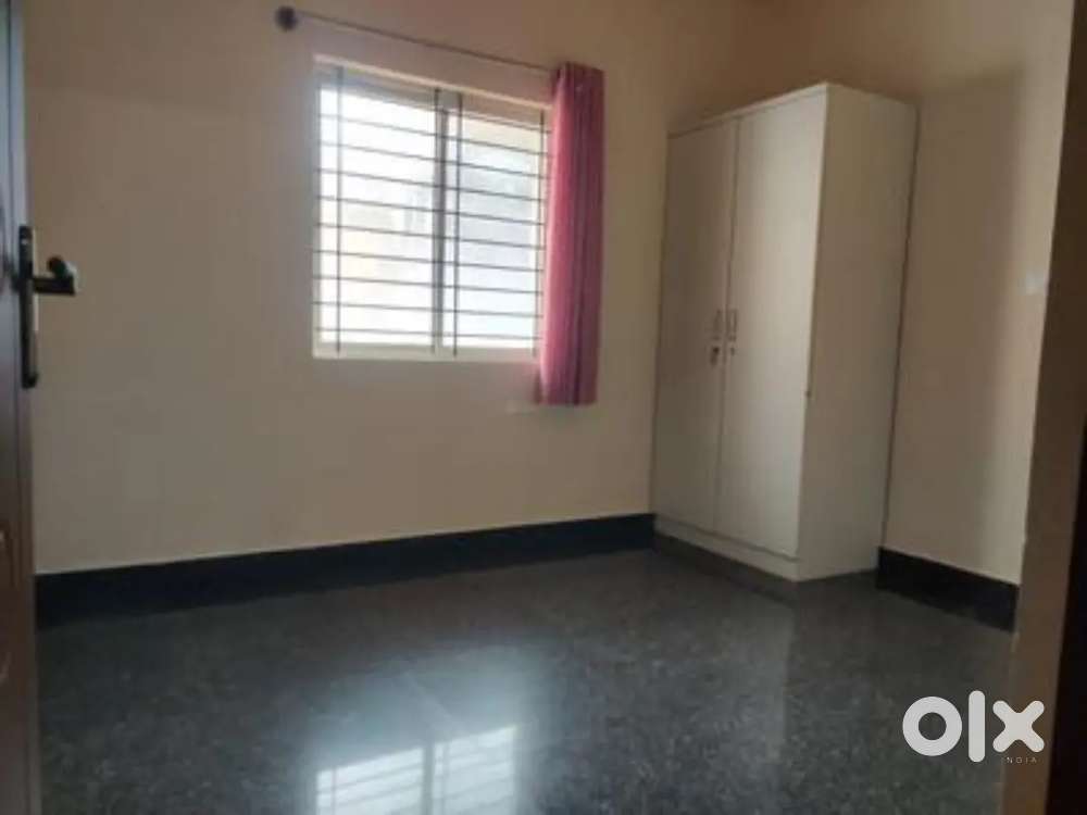 Furnished room , 1 room , 1 bathroom, hall , kitchen