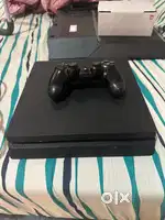 Ps4 slim 1TB storage