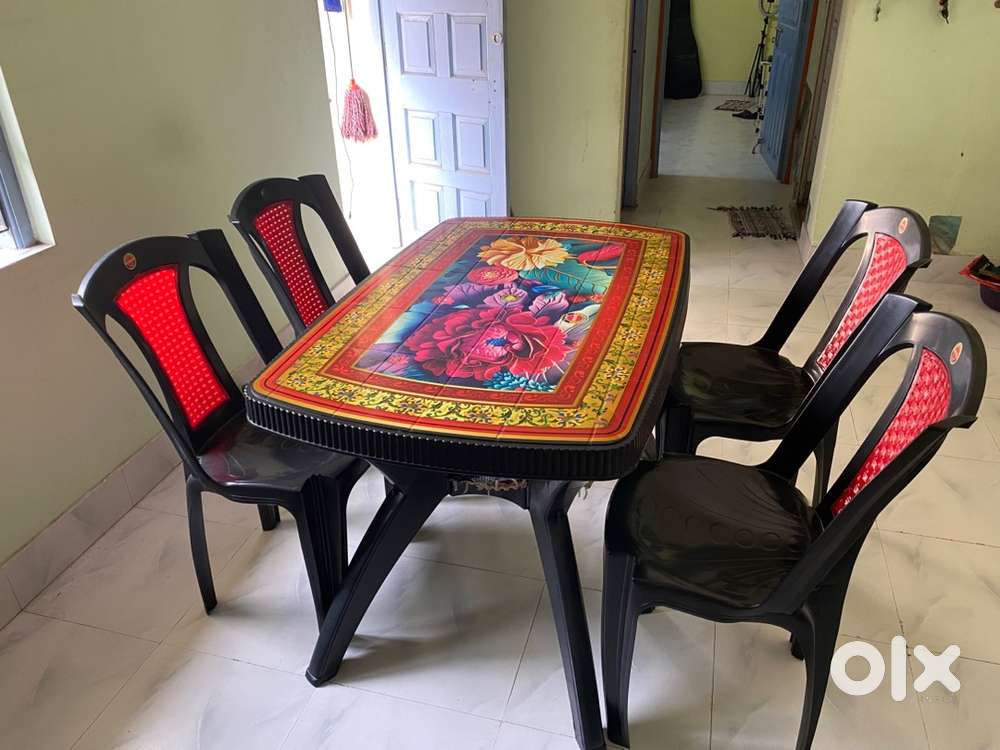 Fibre Dining Table with 4 chair