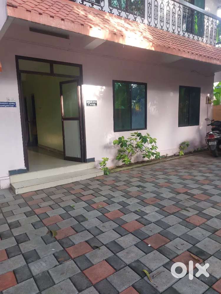 Office Space for Rent. (Not for advocates)