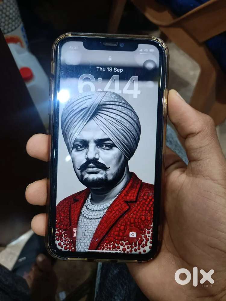 I phone 11 4g 128 gb glass damage