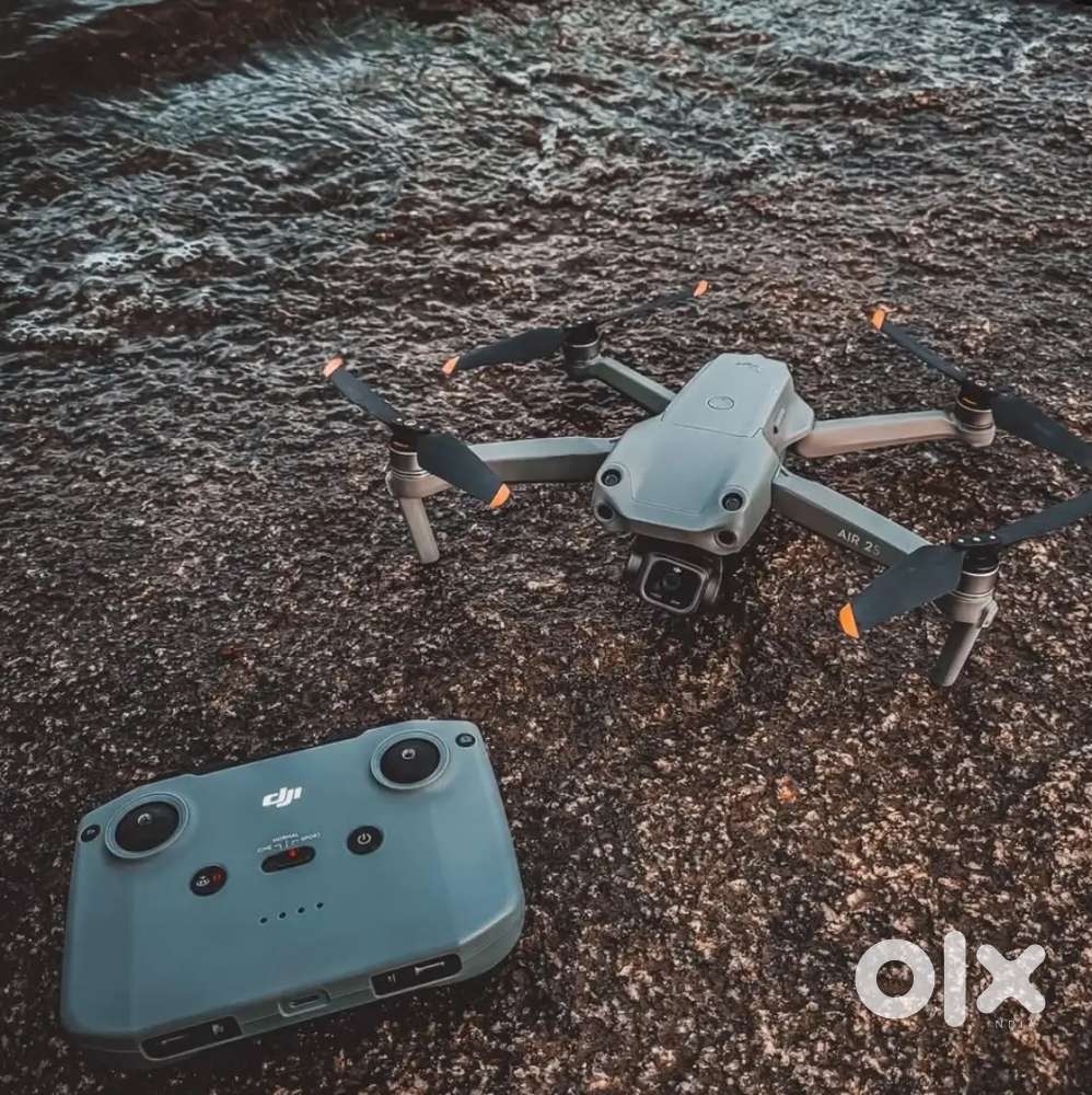 Dji air 2s brand new 3 months old less then 20 flights