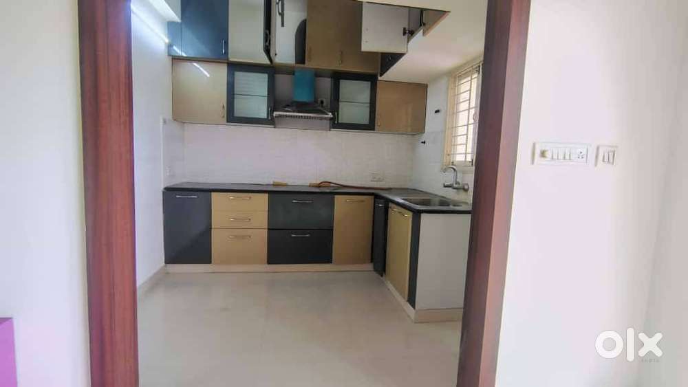 Semi-Furnished 2BHK with Amenities in Thanisandra