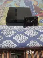 PS4 1 TB varient okay good condition