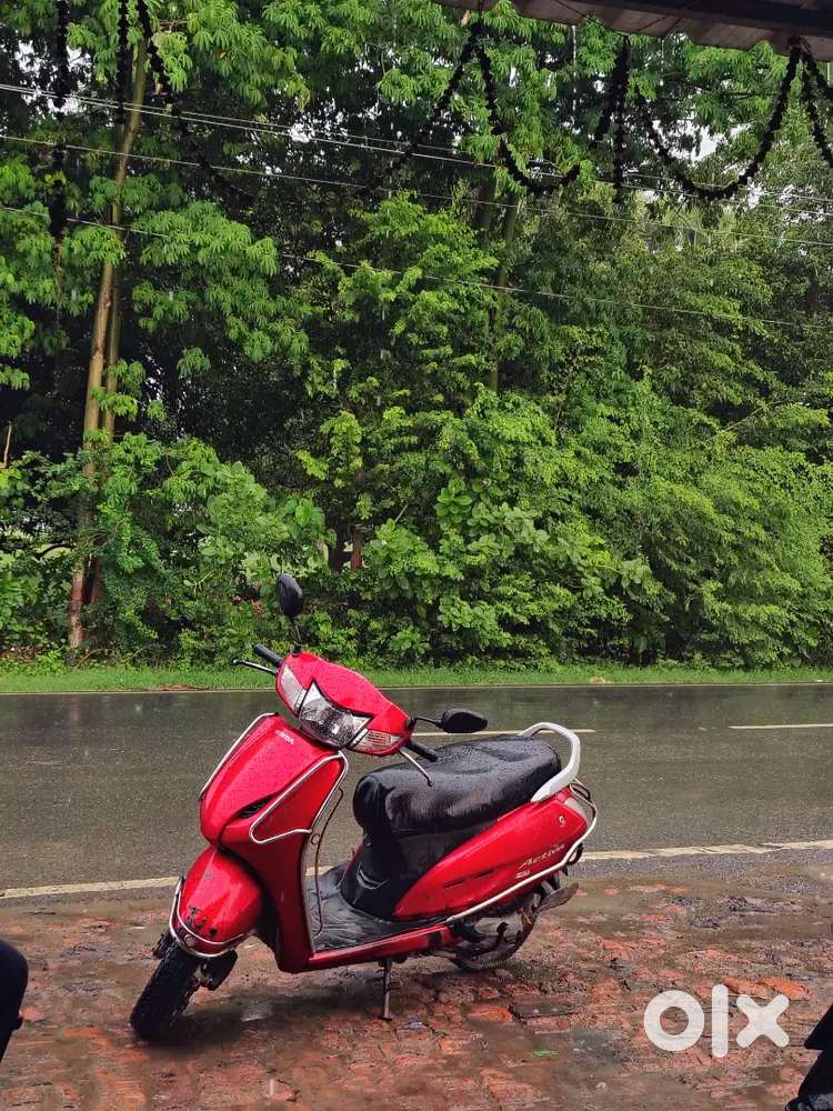 Less drive scooty and price will be negotiable