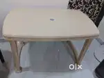 Nilkamal 4 seater dining table