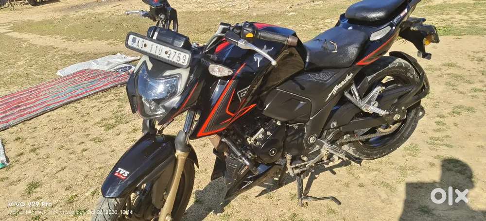 TVS RTR 200 4V
