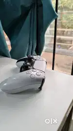 White PS5 Dualsense controller - excellent condition