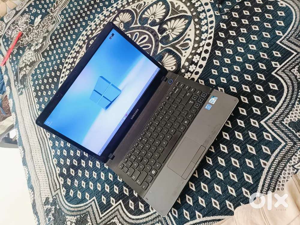 Samsung Laptop (4+320 Gb
