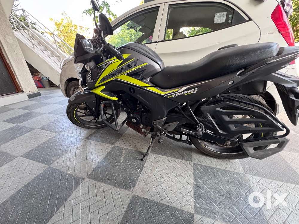 Honda CB Hornet 160R  19,000 KM  Excellent Condition  Negotiable