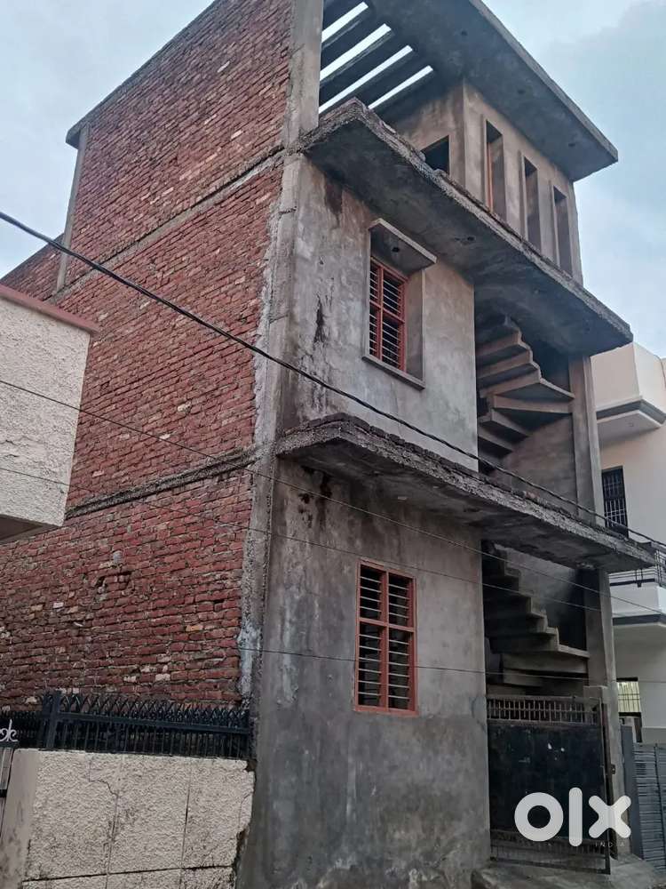 House for sale 69 gaj in chopra garden