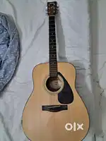 2 Guitars selling cheap
