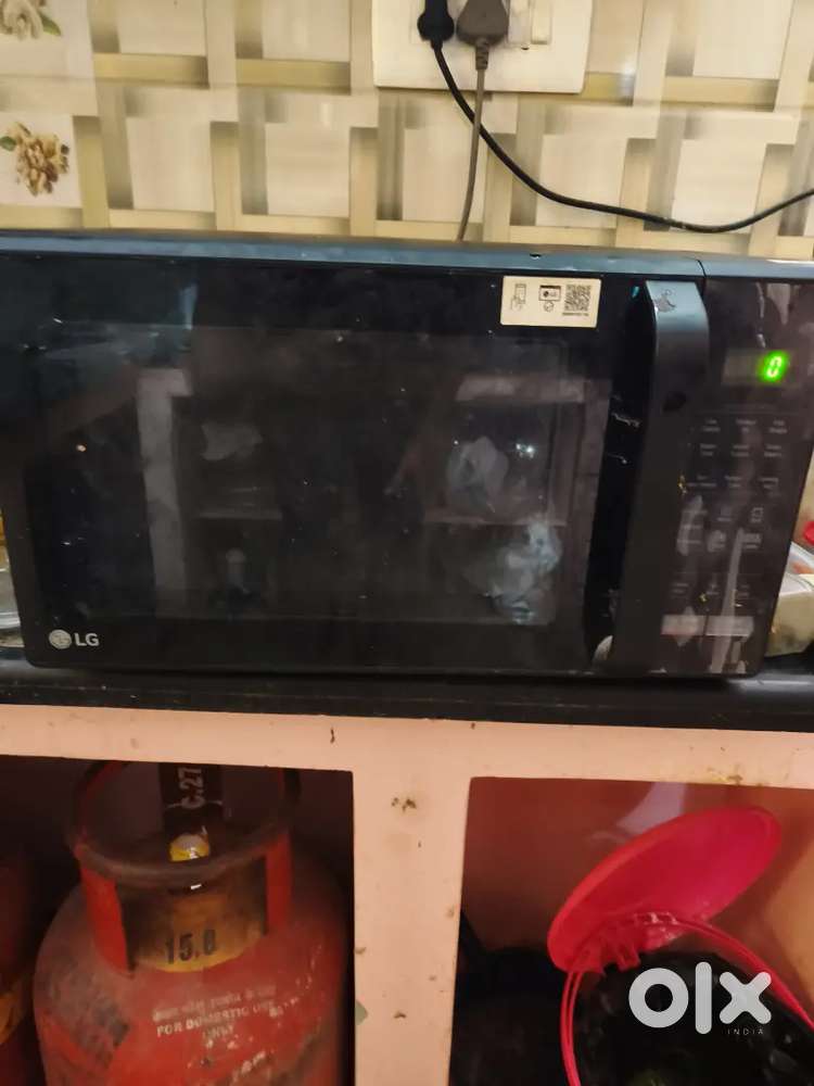 Brand new oven LG 28 liters convection oven
