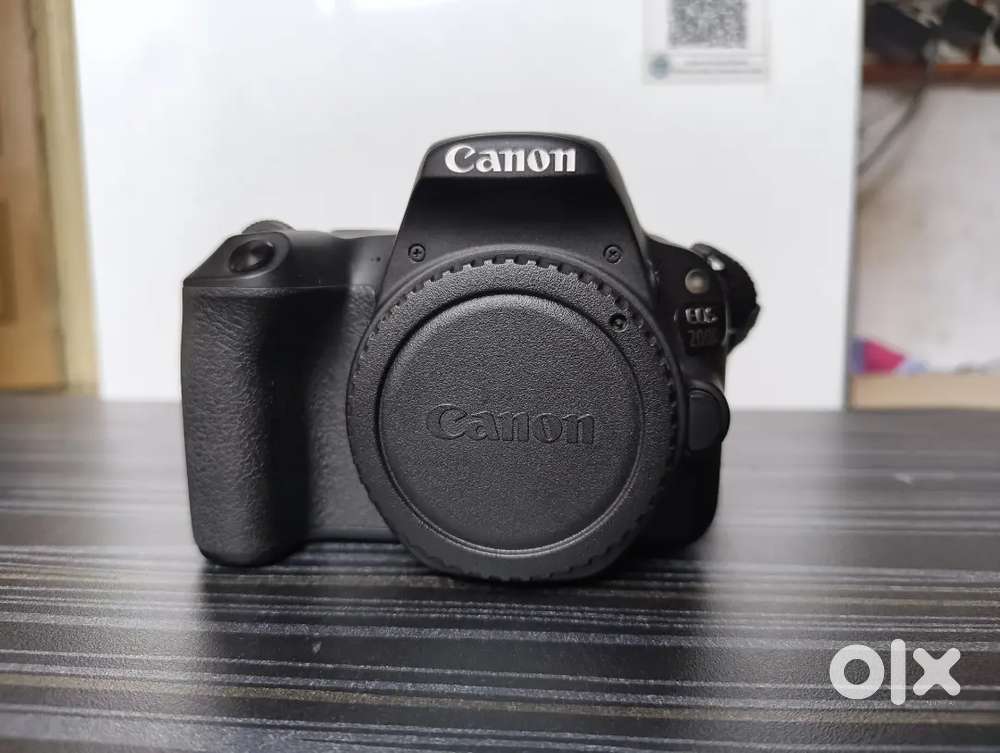 Canon 200D Excellent Condition [rarely used]