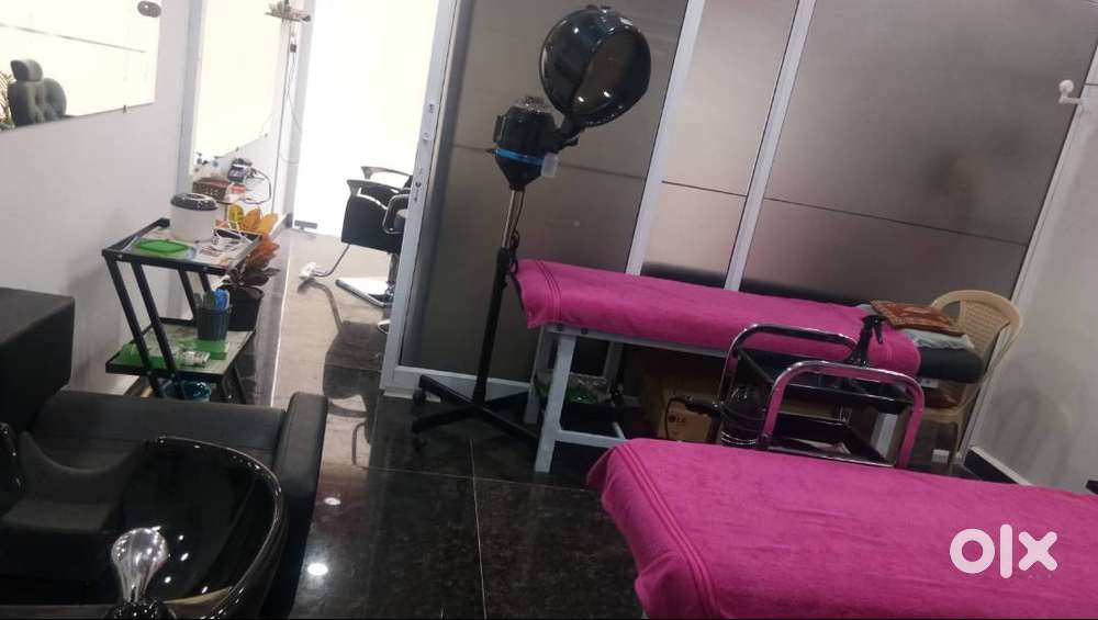 Beauty Parlour for Sale